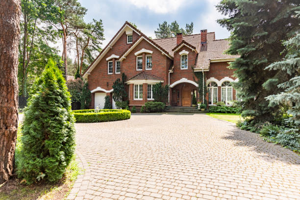 Best Driveway Paving Contractor  in Clinton, IL